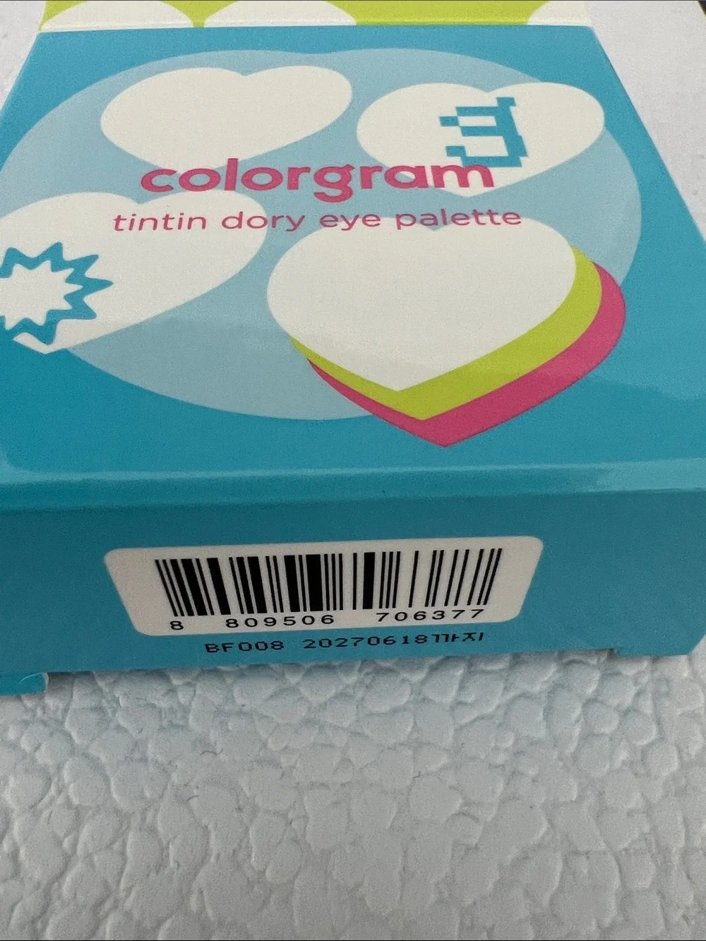 Colorgram Lavender Heart Highlighter & Glitter Dory Eye Shadow Palette Set